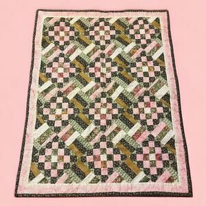 Homemade Toddler Baby 49"x37'' Quilt Blanket pink green earthtone‎ squares EUC